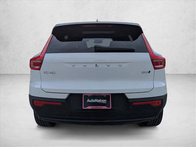 New 2026 Volvo XC40 B5 Plus w/ Climate Package image 8