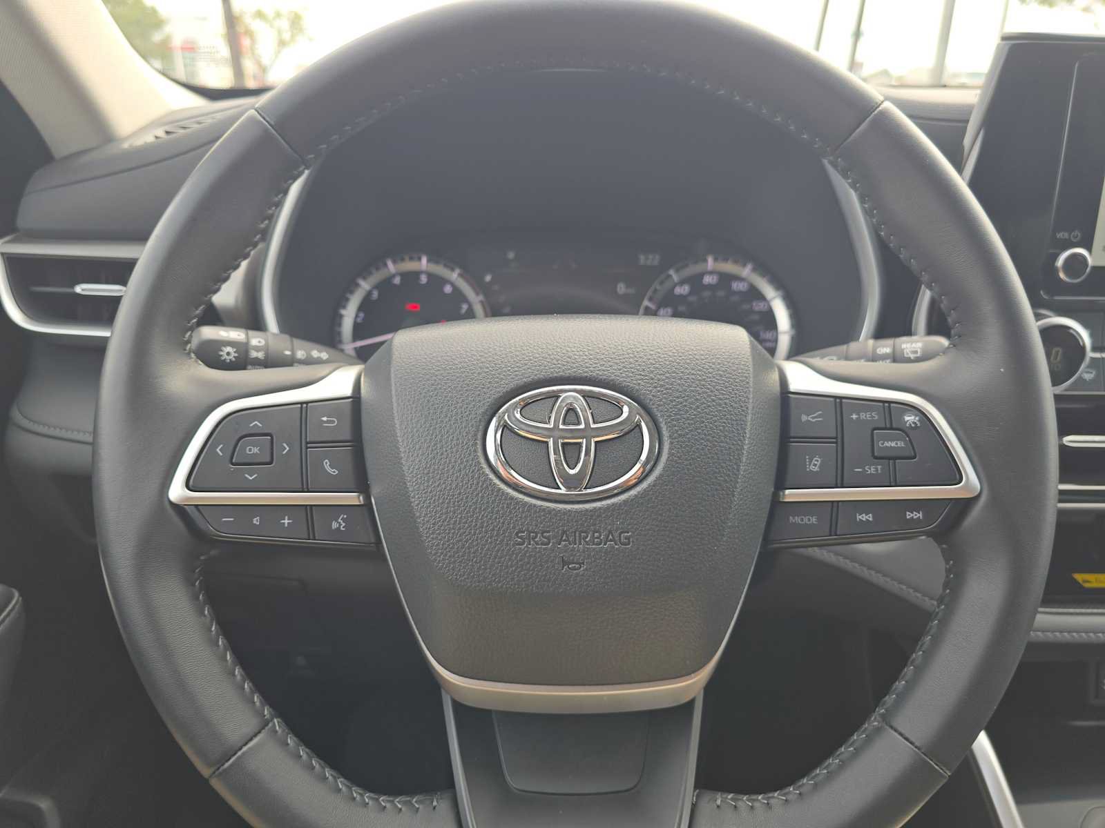 Certified 2025 Toyota Highlander XLE FWD image 24