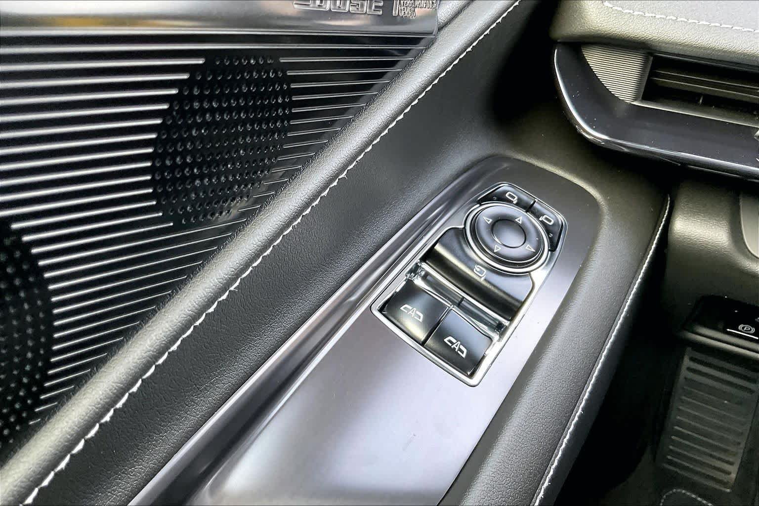 New 2027 Chevrolet Corvette Stingray Coupe w/ Stealth Interior Trim Package RWD image 19