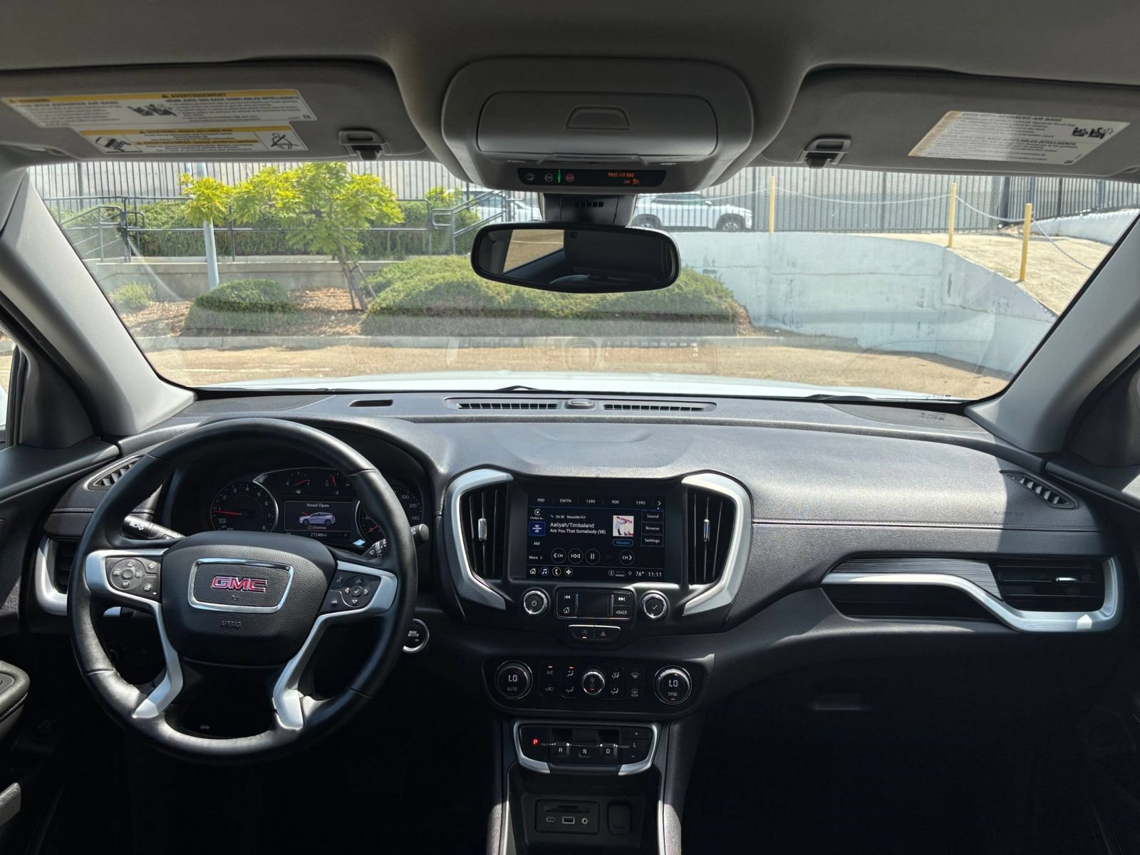 Used 2024 GMC Terrain SLT AWD/4WD image 35