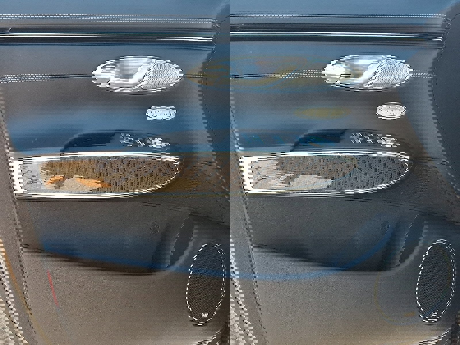 Used 2022 Genesis GV70 3.5T Sport w/ Sport Prestige Package image 13