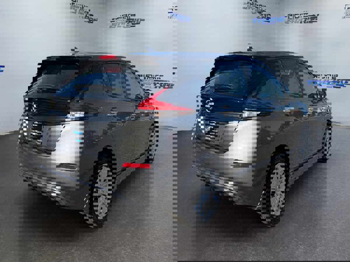 Used 2024 Nissan Leaf S image 5