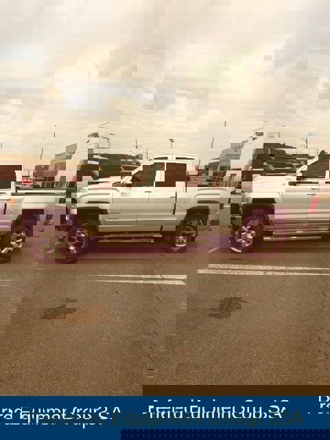 Used 2015 GMC Sierra 1500 SLE w/ SLE Value Package AWD/4WD image 4