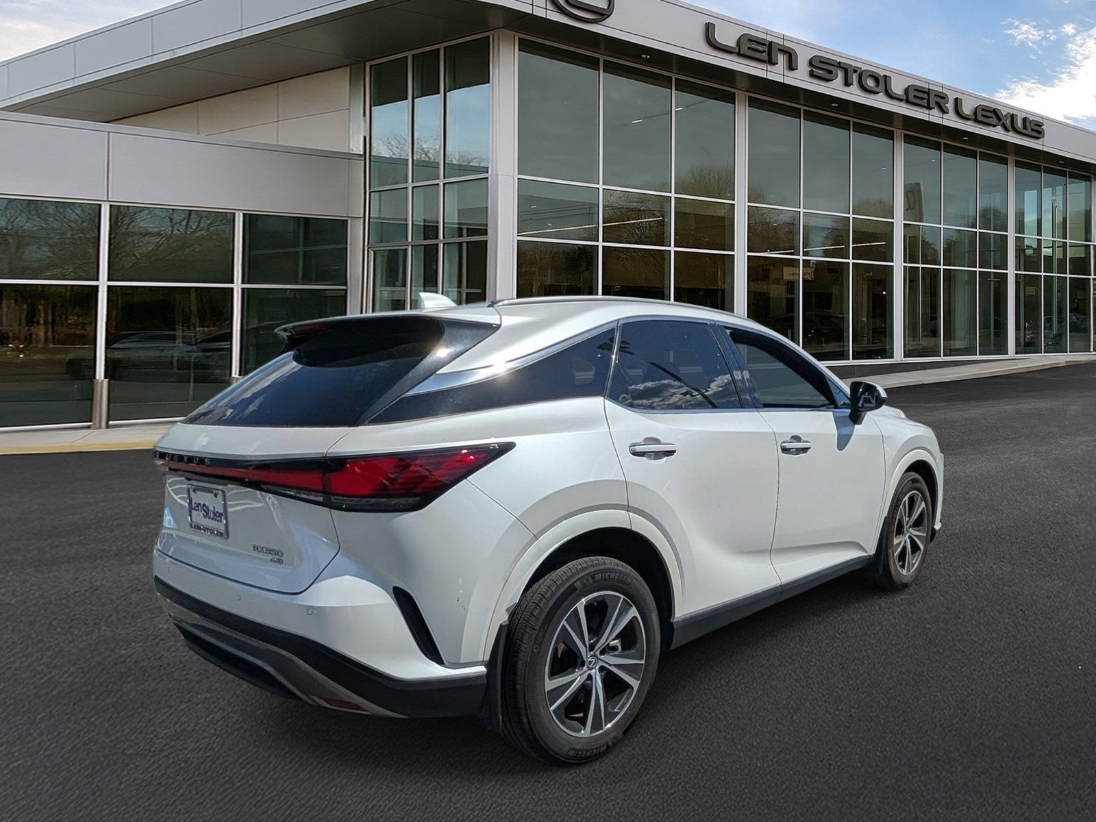 Certified 2024 Lexus RX 350 Premium w/ Accessory Package AWD/4WD image 3