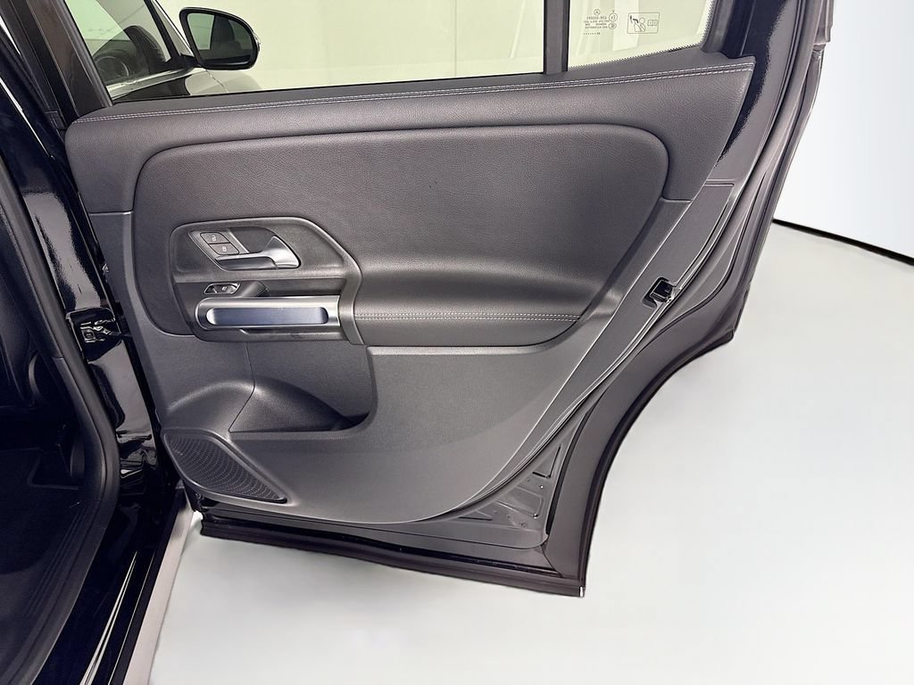 Certified 2025 Mercedes-Benz GLB 250 image 27