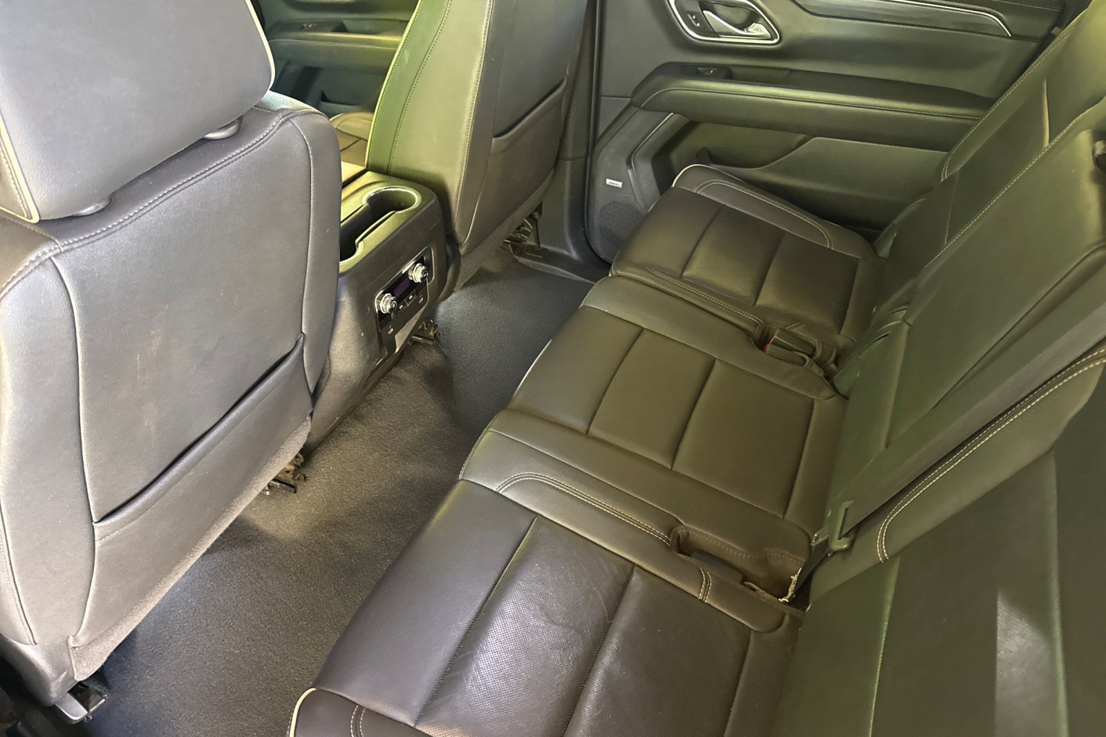 Used 2023 GMC Yukon XL SLT AWD/4WD image 15