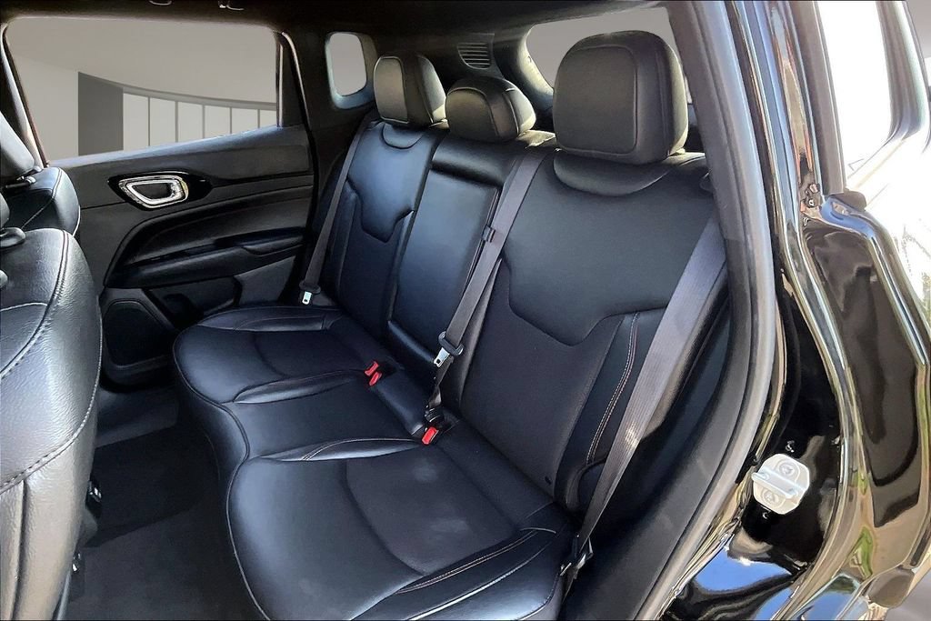 Used 2024 Jeep Compass Trailhawk AWD/4WD image 28