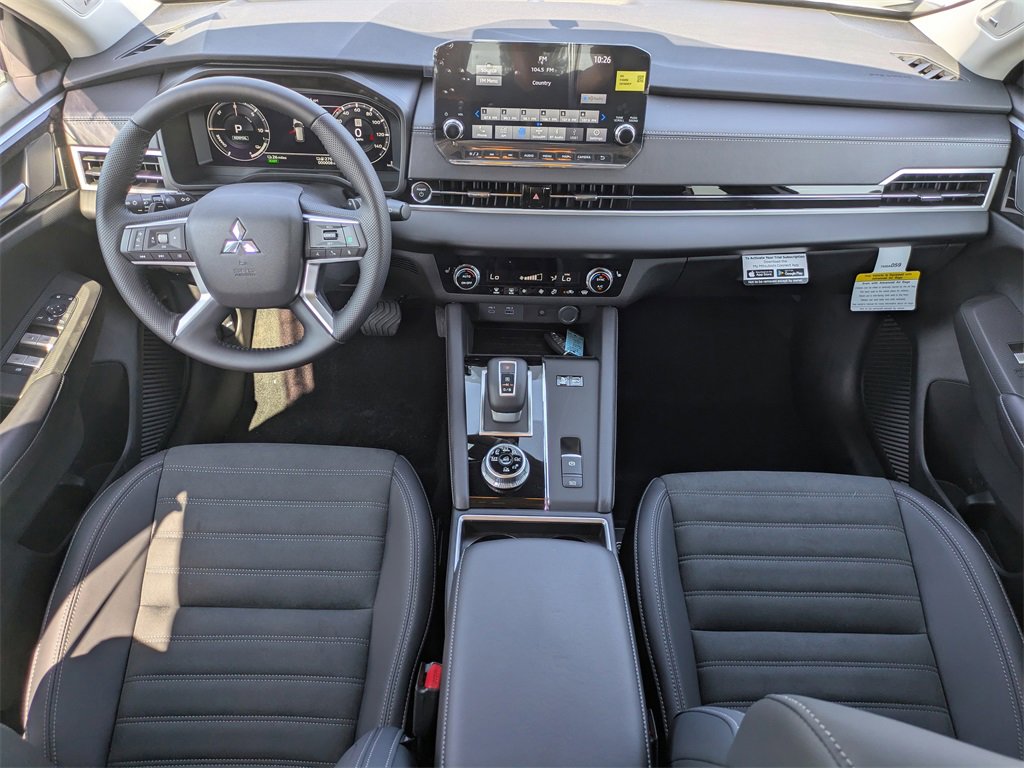 New 2025 Mitsubishi Outlander SE image 15