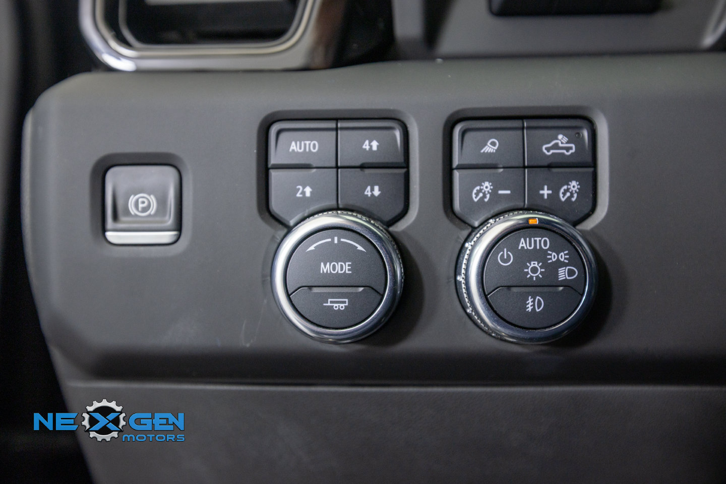 Used 2022 GMC Sierra 1500 AT4 w/ AT4 Premium Package AWD/4WD image 16