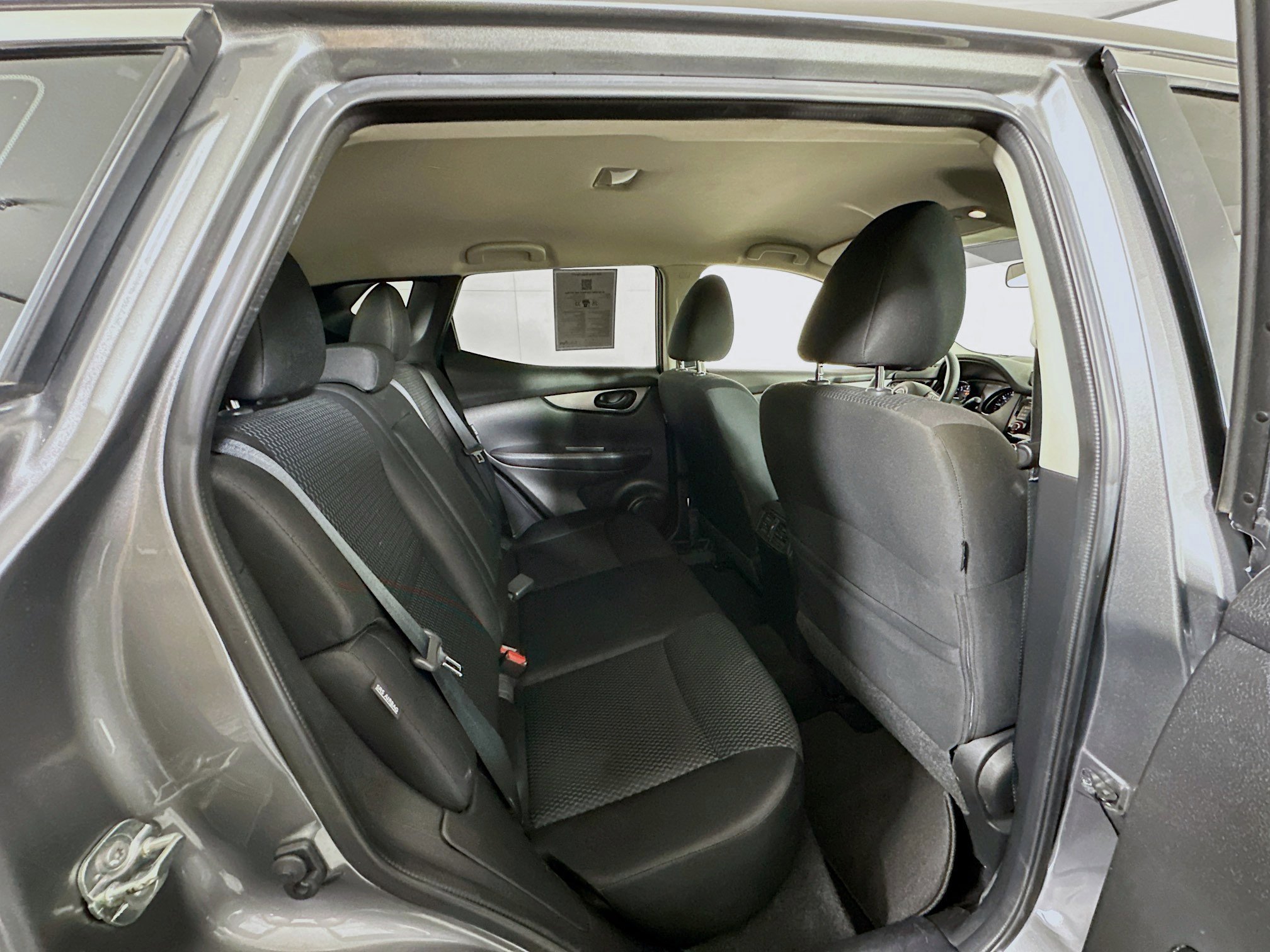 Used 2020 Nissan Rogue Sport S image 28