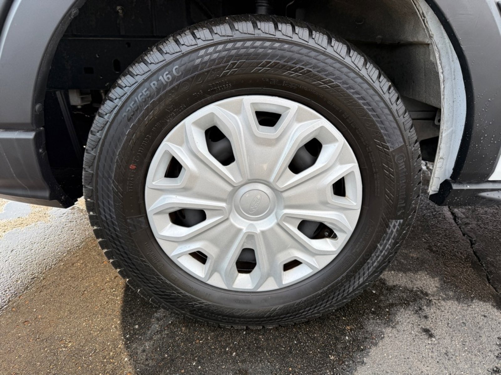 Used 2023 Ford E-Transit Low Roof image 37