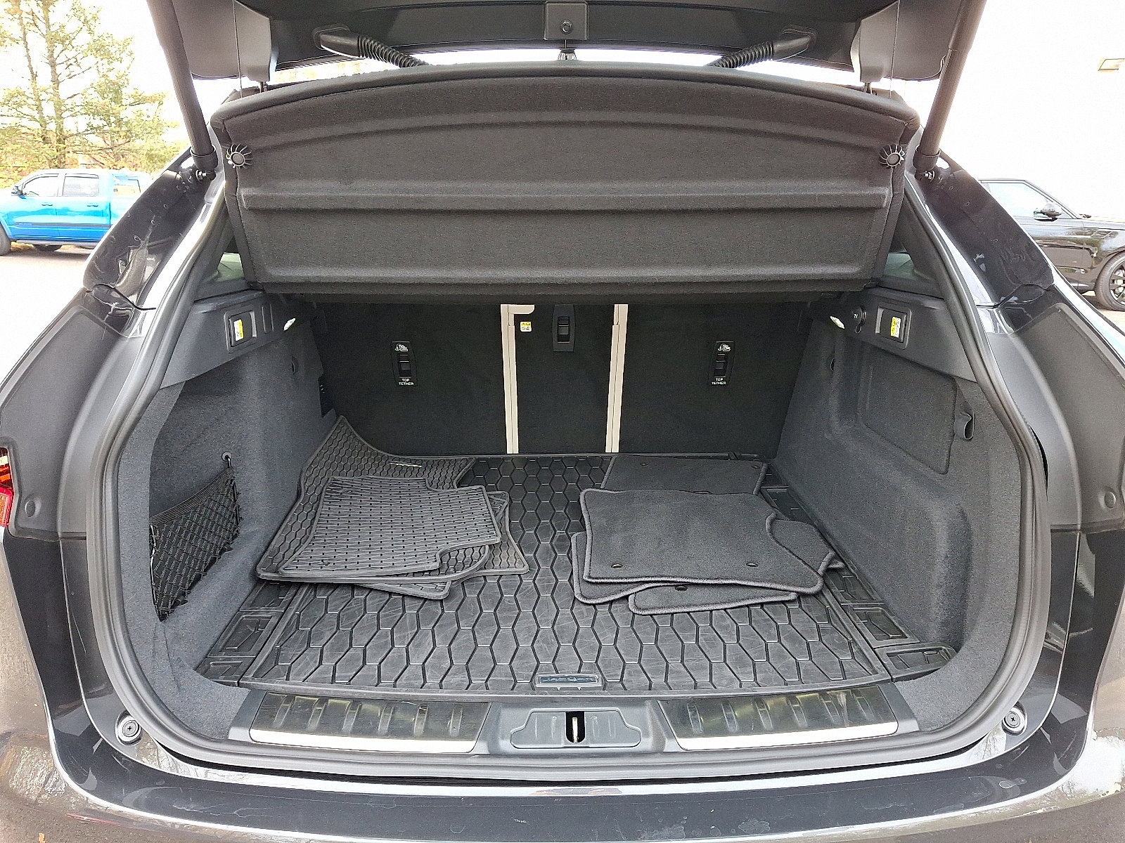 Used 2026 Jaguar F-PACE R-Dynamic S image 28