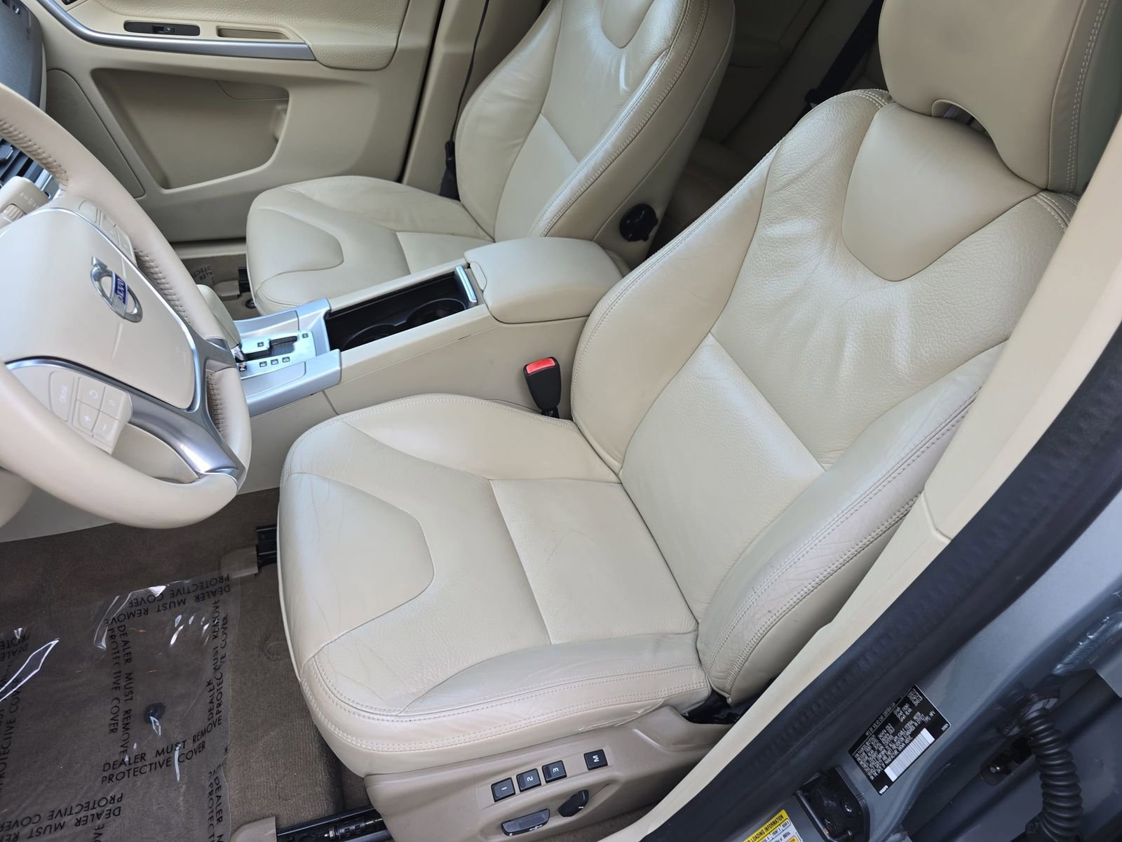 Used 2011 Volvo XC60 3.2 R-Design image 18