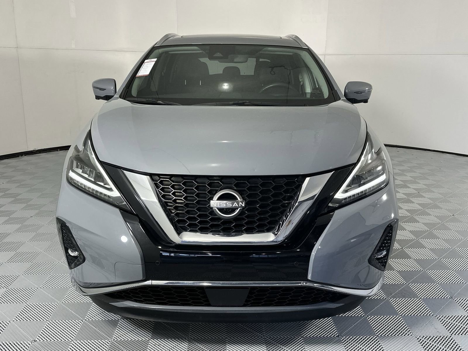 Used 2024 Nissan Murano Platinum w/ Cargo Package FWD image 3