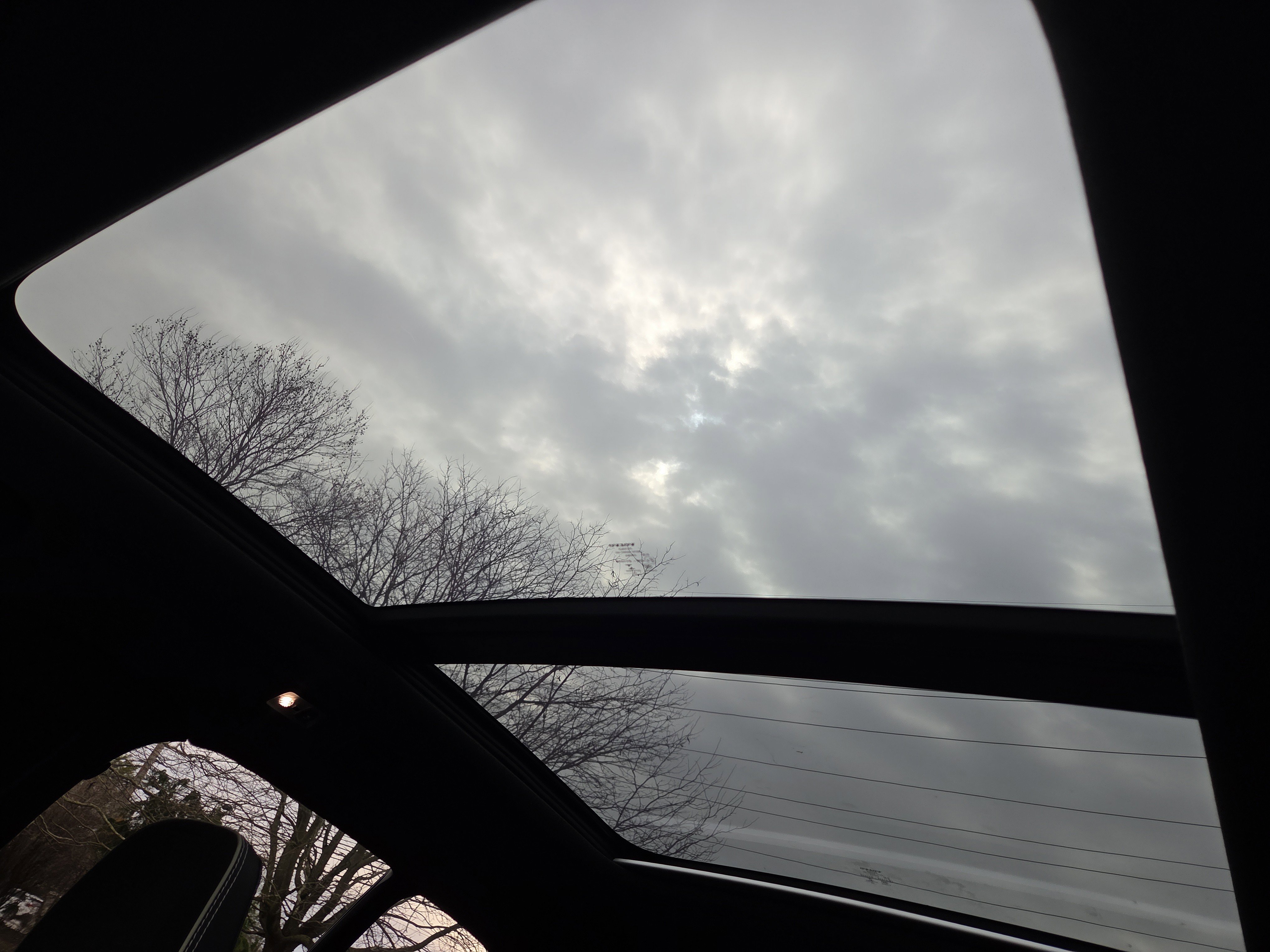 Used 2021 Volvo XC40 T5 R-Design w/ Climate Package image 24