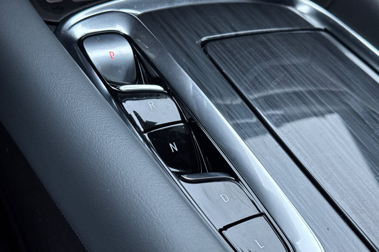 Certified 2023 Buick Enclave Essence image 24