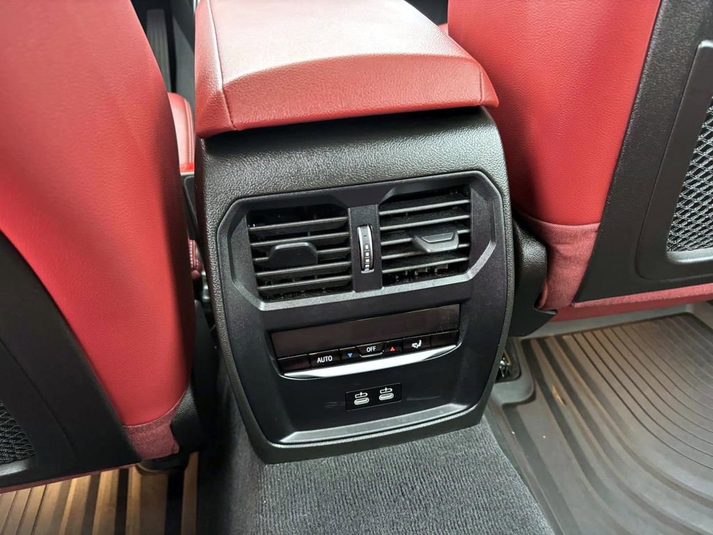 Used 2023 BMW 330i xDrive Sedan w/ Driving Assistance Package image 33