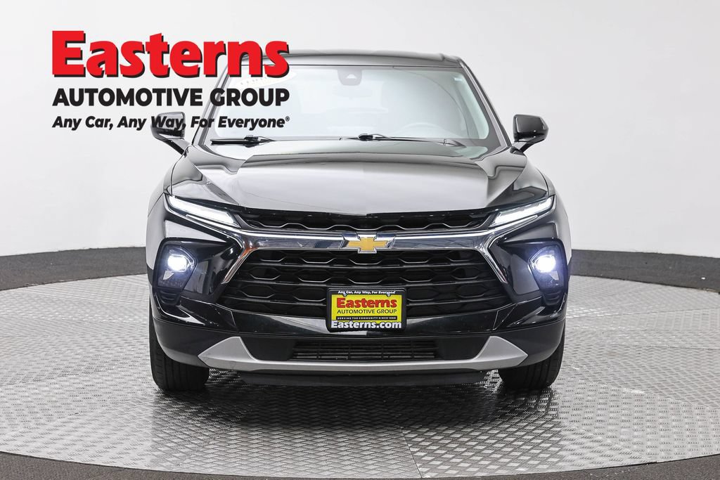 Used 2024 Chevrolet Blazer LT AWD/4WD image 2
