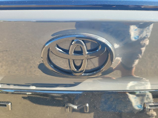 Used 2025 Toyota Camry XSE FWD image 7