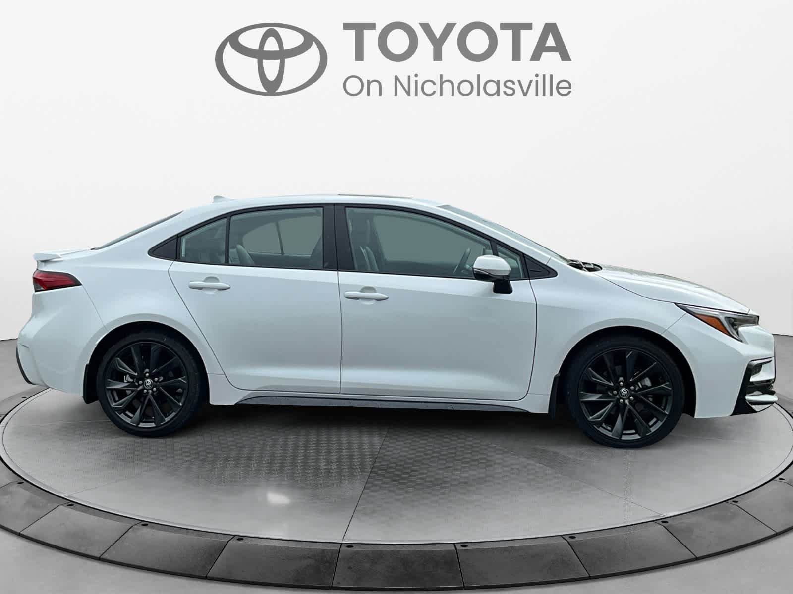 Used 2026 Toyota Corolla XSE FWD image 6