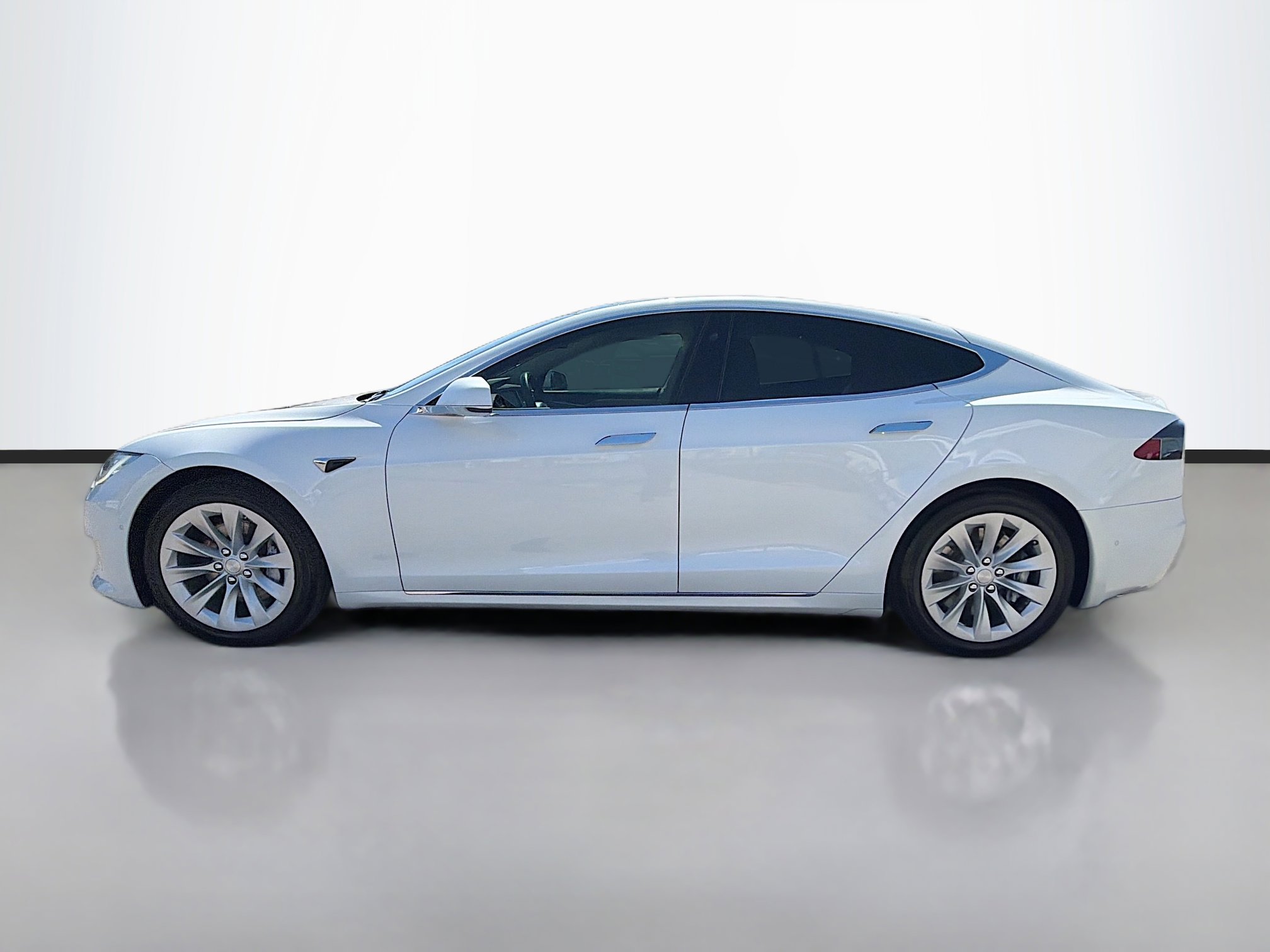 Used 2016 Tesla Model S 90D image 6