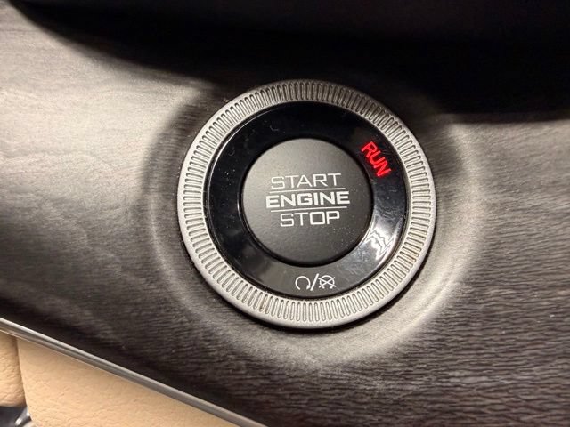 Used 2023 Jeep Grand Cherokee Limited w/ Rear Seat Video Group I AWD/4WD image 34