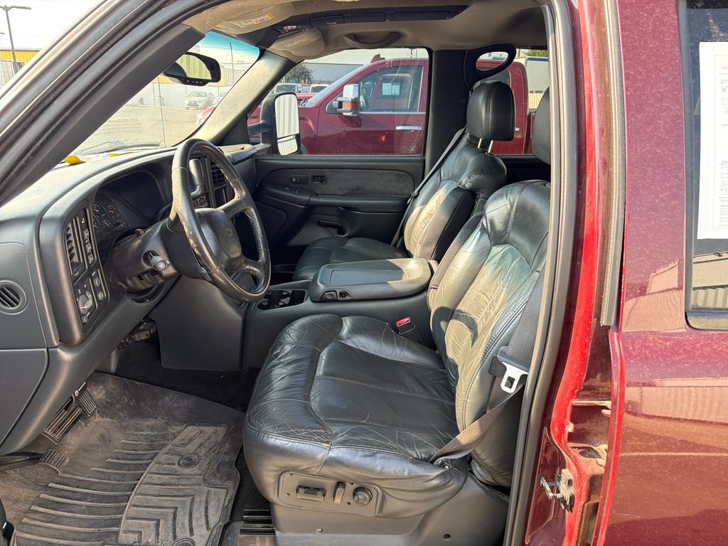 Used 2002 Chevrolet Silverado 2500 LT w/ Off-Road Skid Plate Pkg AWD/4WD image 9