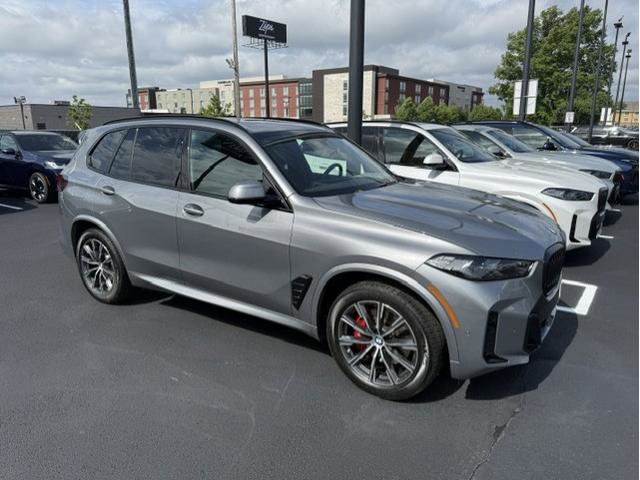 Used 2026 BMW X5 xDrive40i w/ M Sport Package AWD/4WD image 1