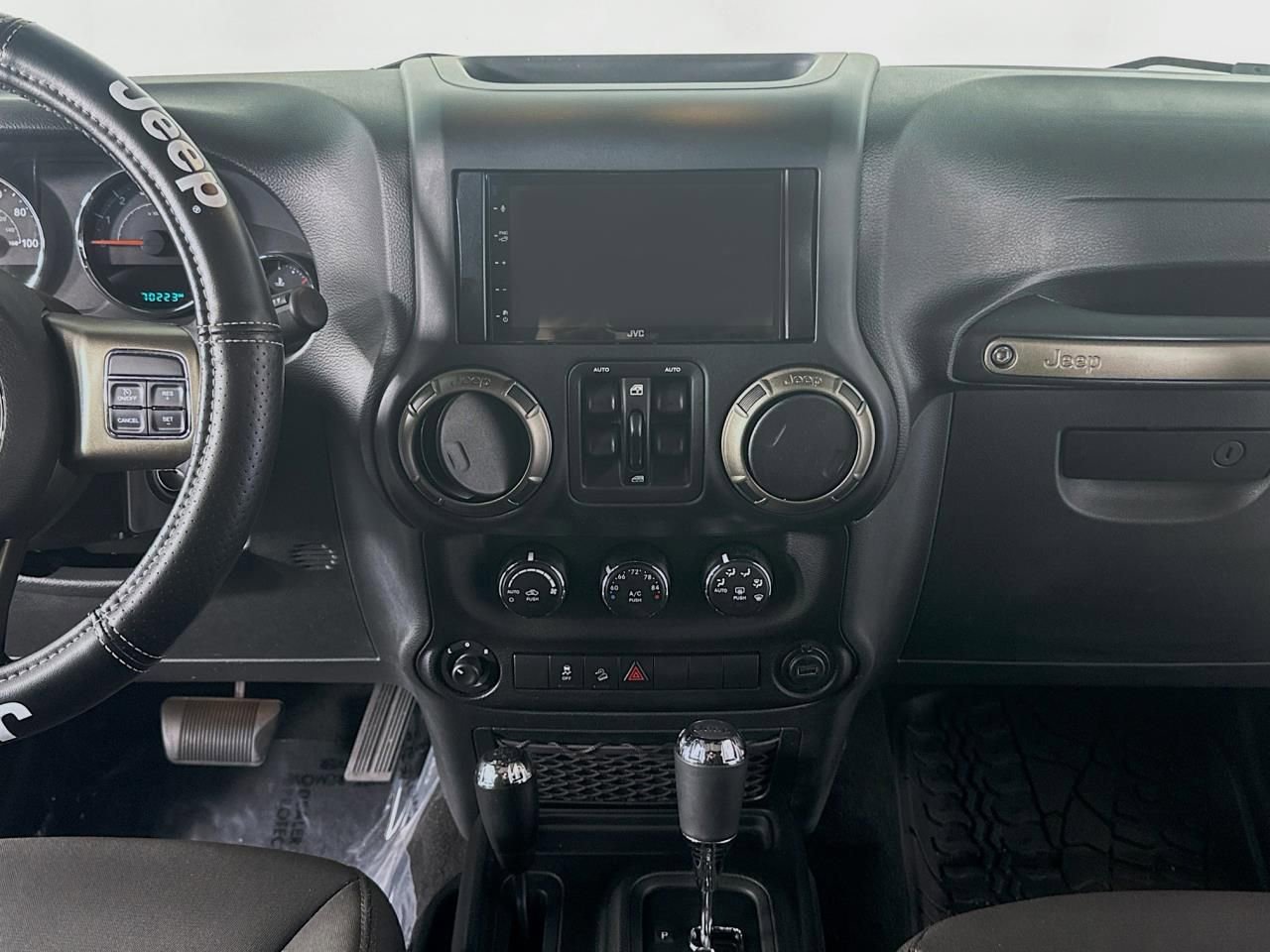 Used 2018 Jeep Wrangler Unlimited Sport image 38