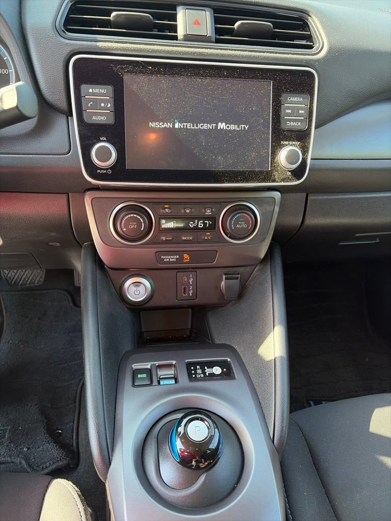 Certified 2025 Nissan Leaf S FWD image 17