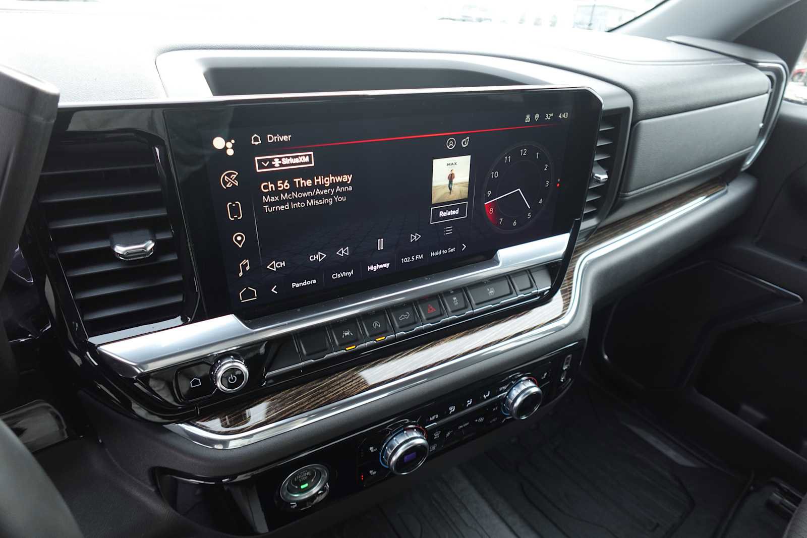 Used 2023 GMC Sierra 1500 Elevation image 19