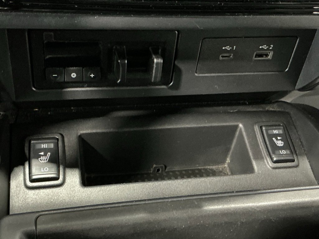 Used 2023 Nissan Titan SV w/ SV Convenience Package image 18