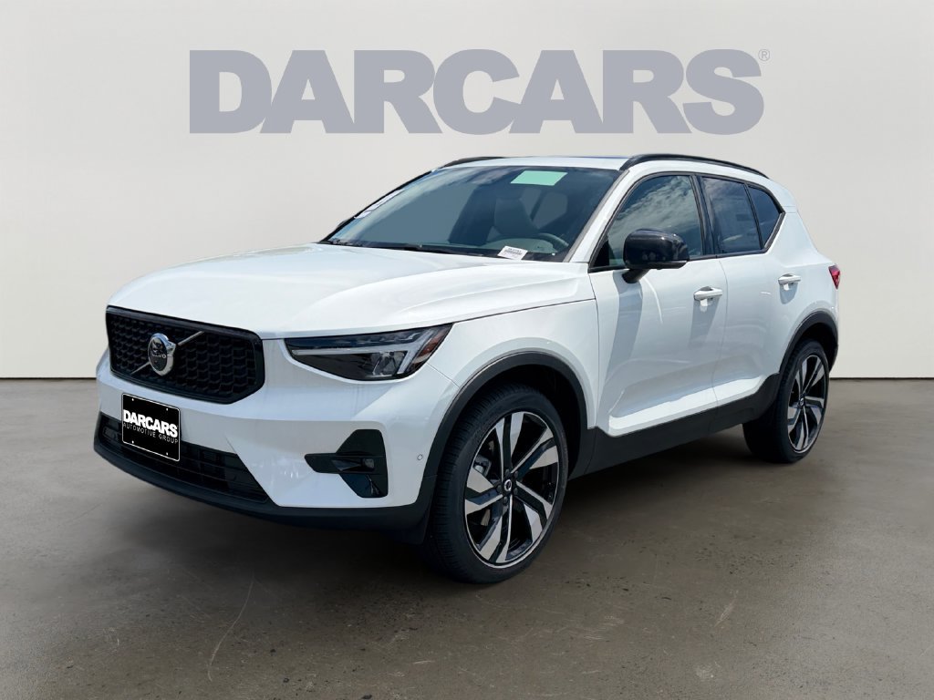 New 2026 Volvo XC40 B5 Plus w/ Climate Package AWD/4WD image 2