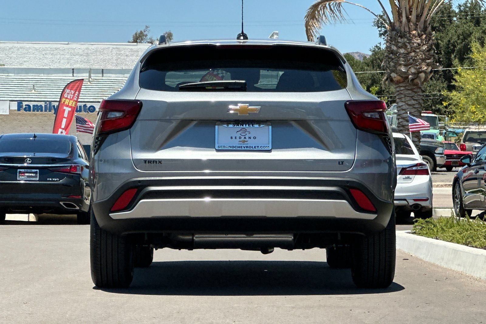 New 2026 Chevrolet Trax LT w/ Driver Confidence Package FWD image 5