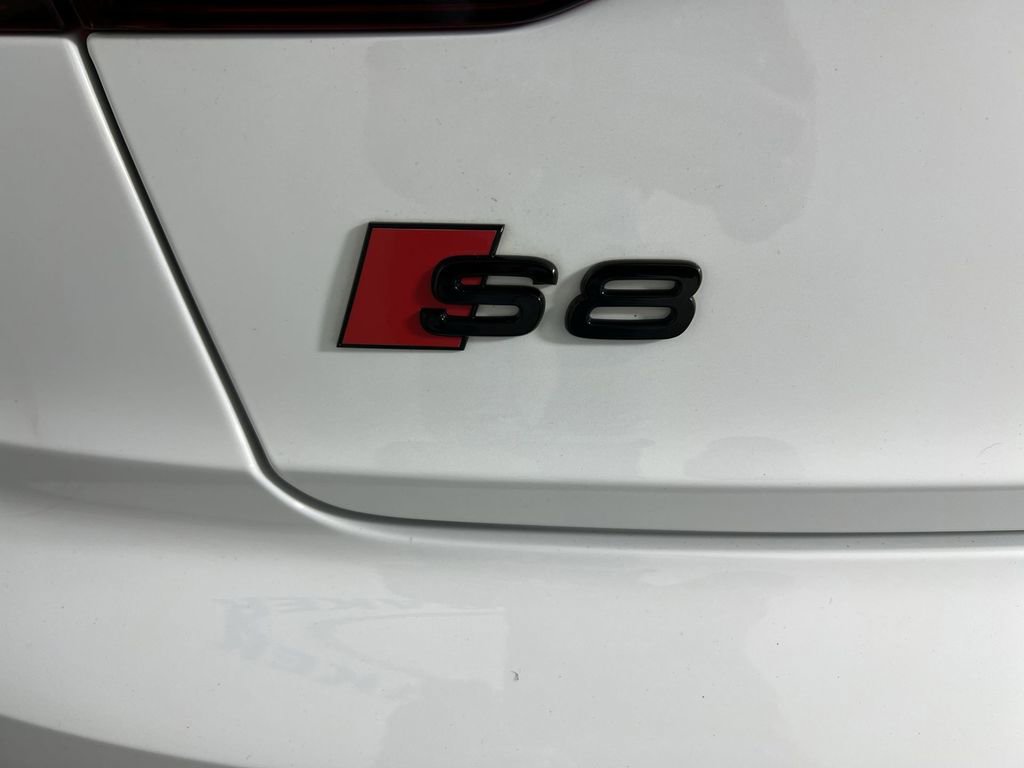 Used 2022 Audi S8 AWD/4WD image 33