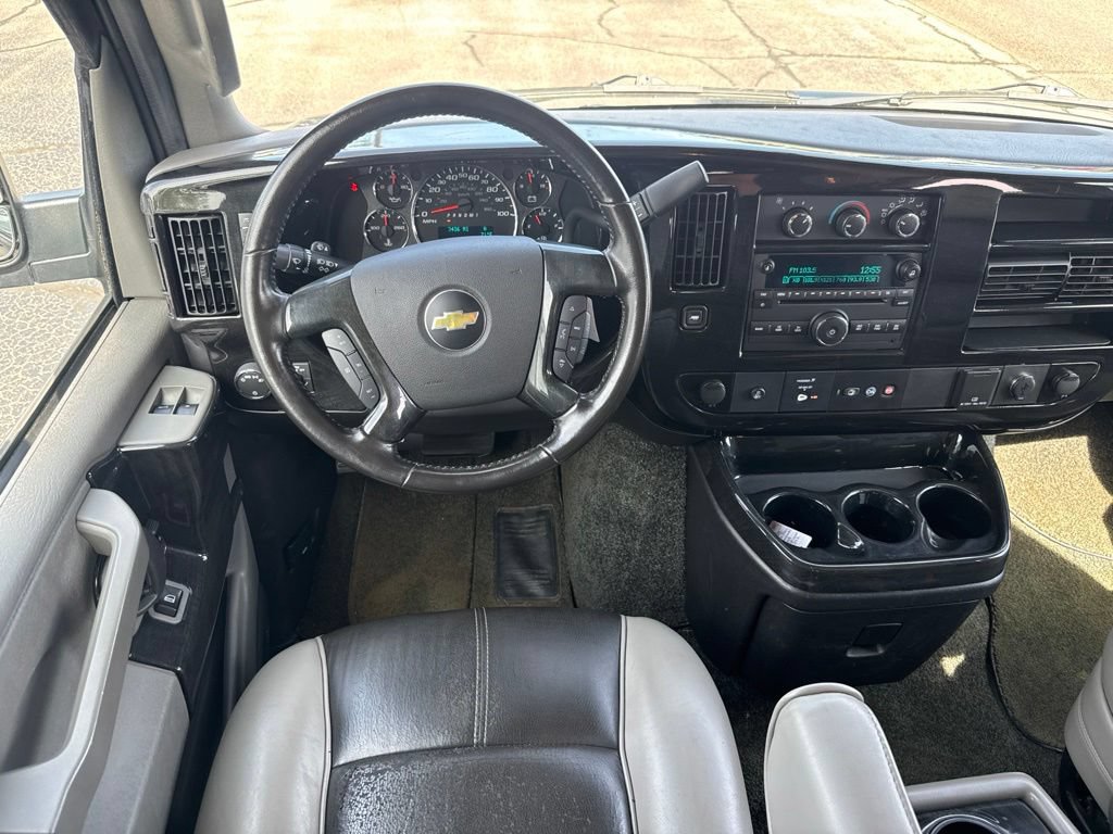 Used 2016 Chevrolet Express 2500 RWD image 32