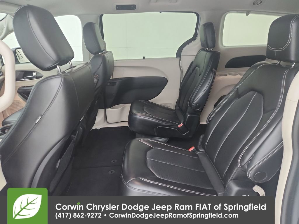 Certified 2023 Chrysler Pacifica Touring-L image 28