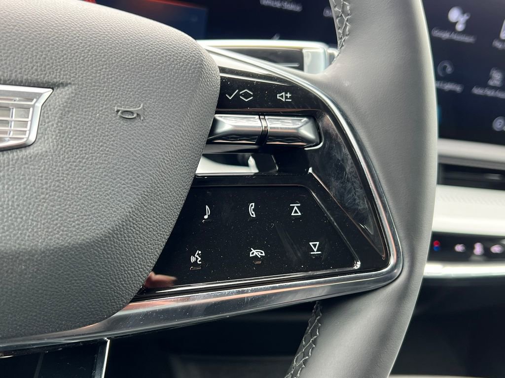 New 2026 Cadillac Optiq Luxury 1 image 20