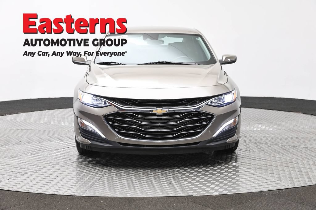 Used 2024 Chevrolet Malibu LT FWD image 2