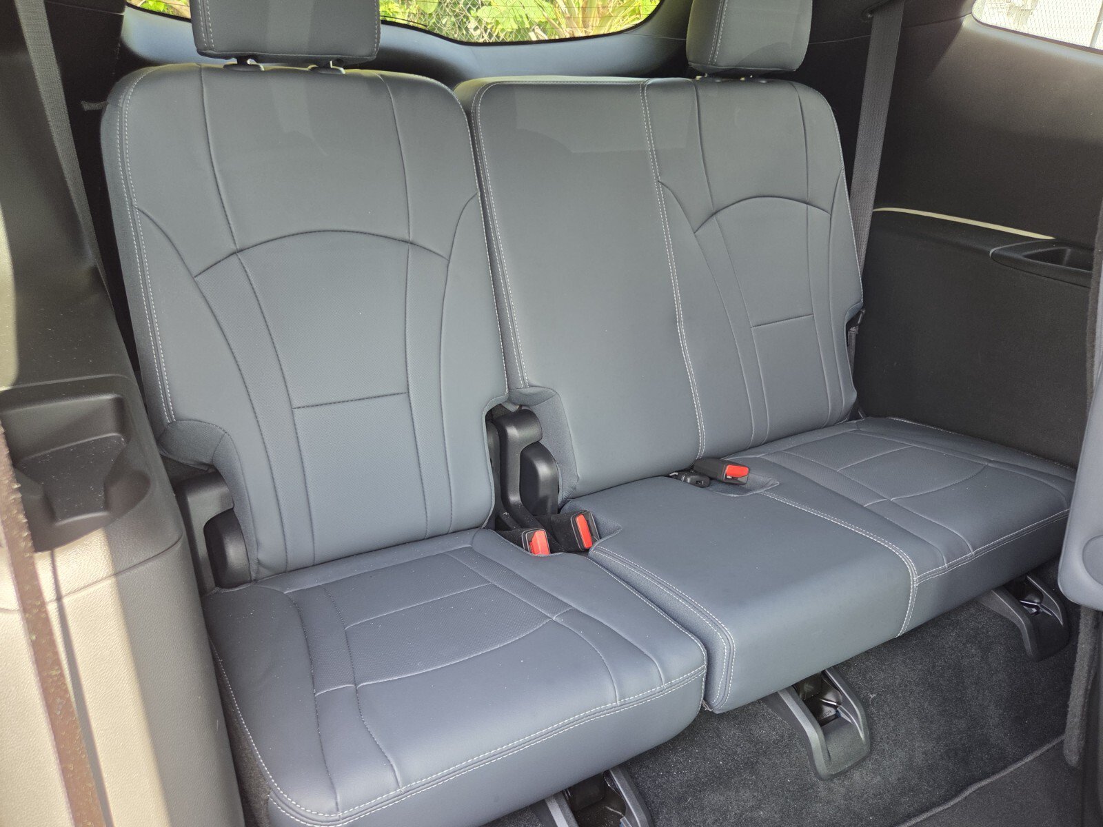 Used 2023 Buick Enclave Essence FWD image 15