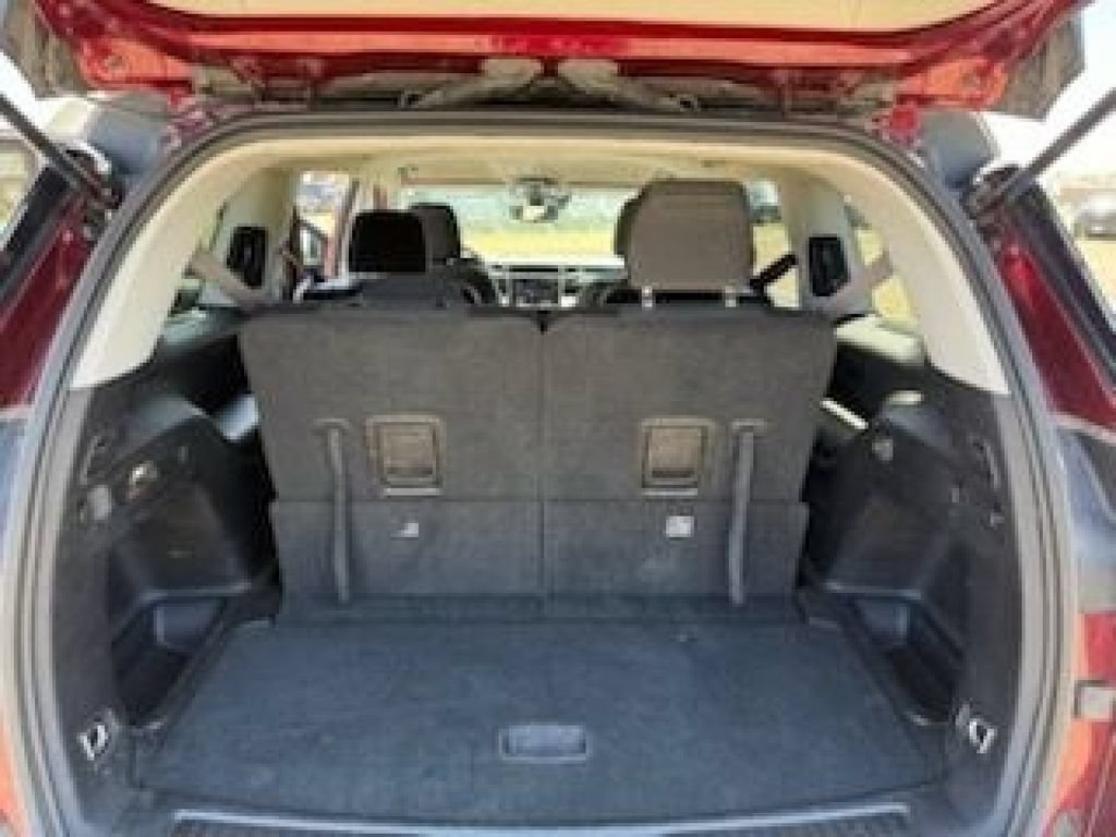 Used 2023 Jeep Grand Cherokee L Laredo AWD/4WD image 27