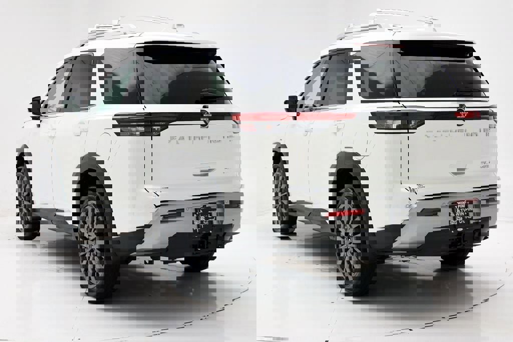 Used 2024 Nissan Pathfinder SL w/ SL Premium Package image 7