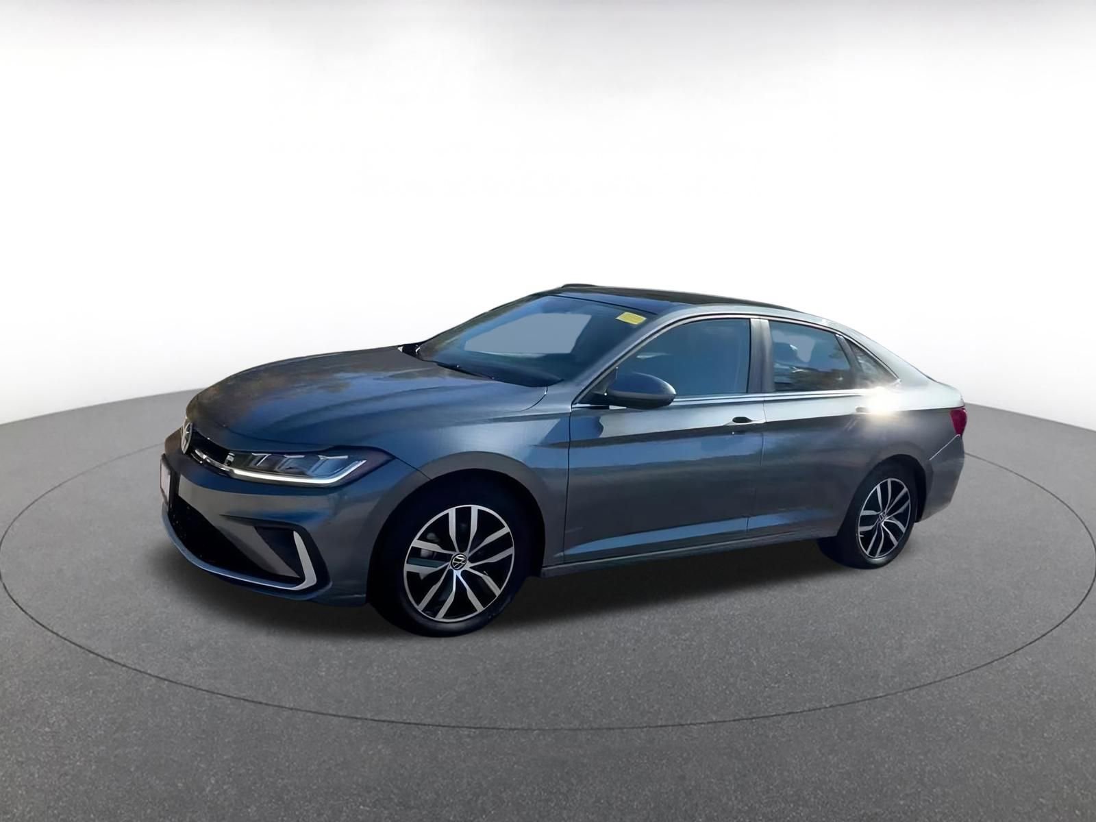 Used 2025 Volkswagen Jetta SE image 8