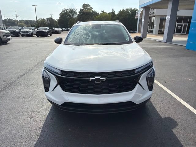 New 2026 Chevrolet Trax LT w/ Driver Confidence Package FWD image 4