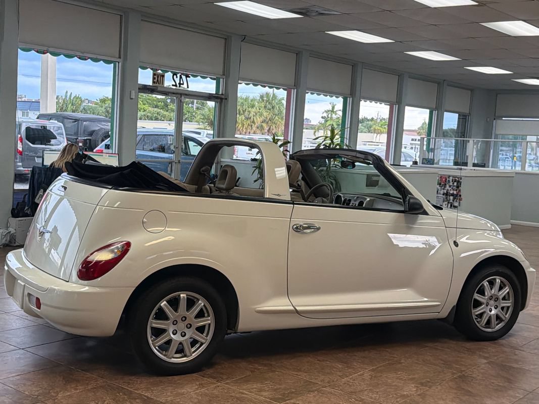 Used 2008 Chrysler PT Cruiser Convertible FWD image 7