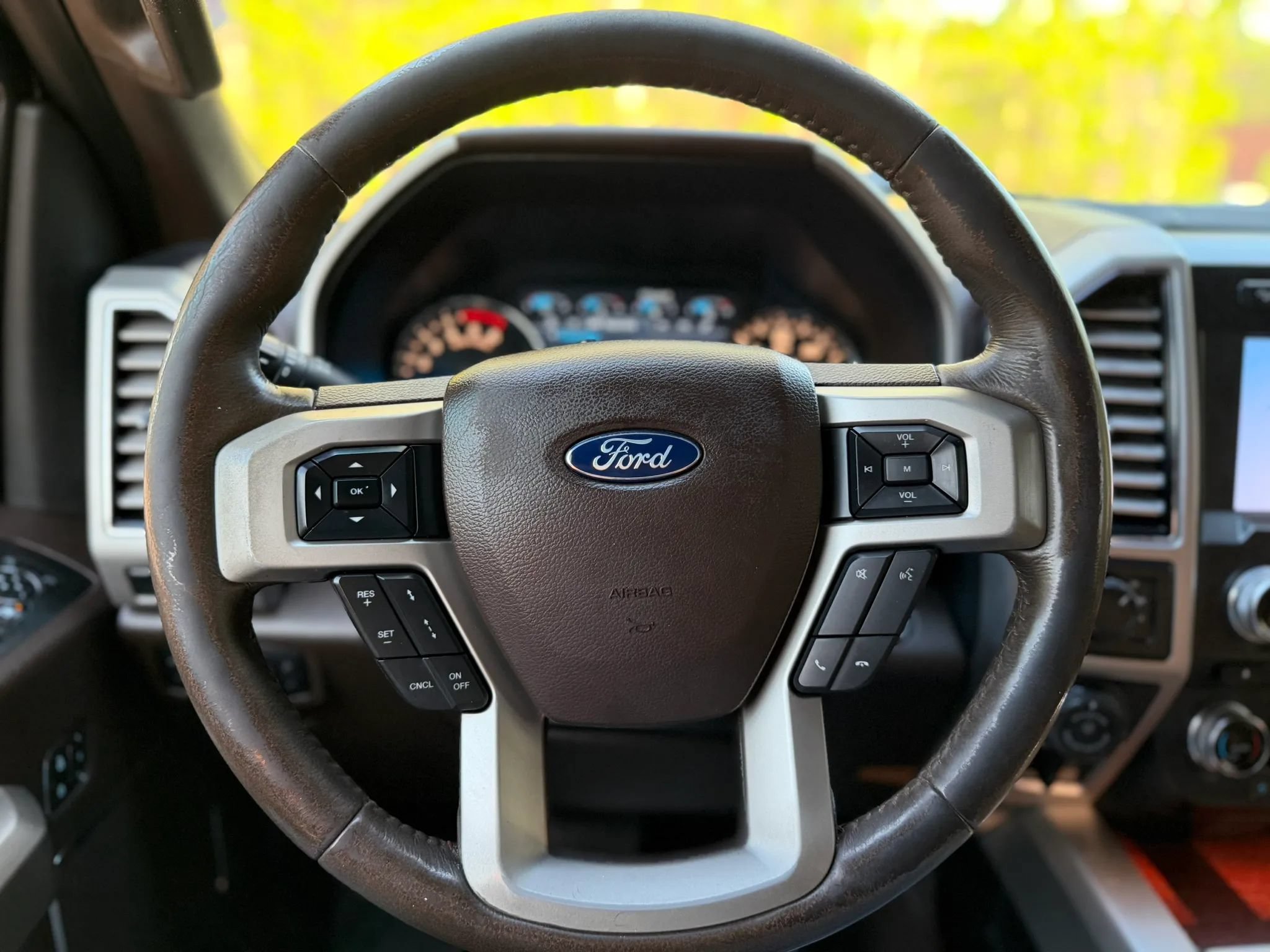 Used 2018 Ford F150 King Ranch w/ Equipment Group 601A Luxury AWD/4WD image 21