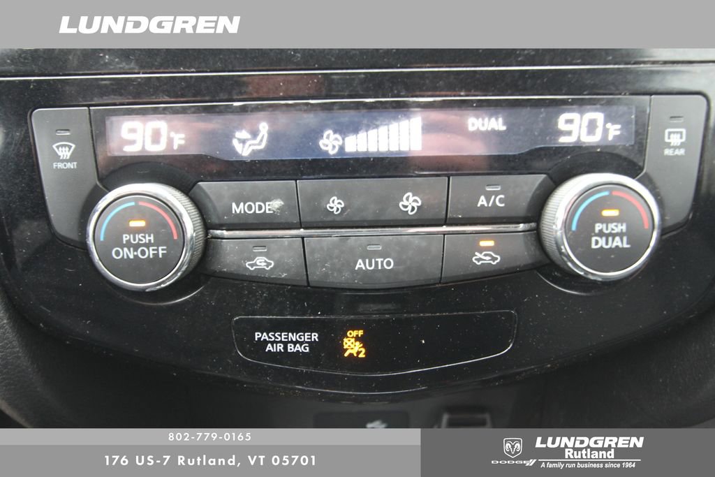 Used 2020 Nissan Rogue SV image 19