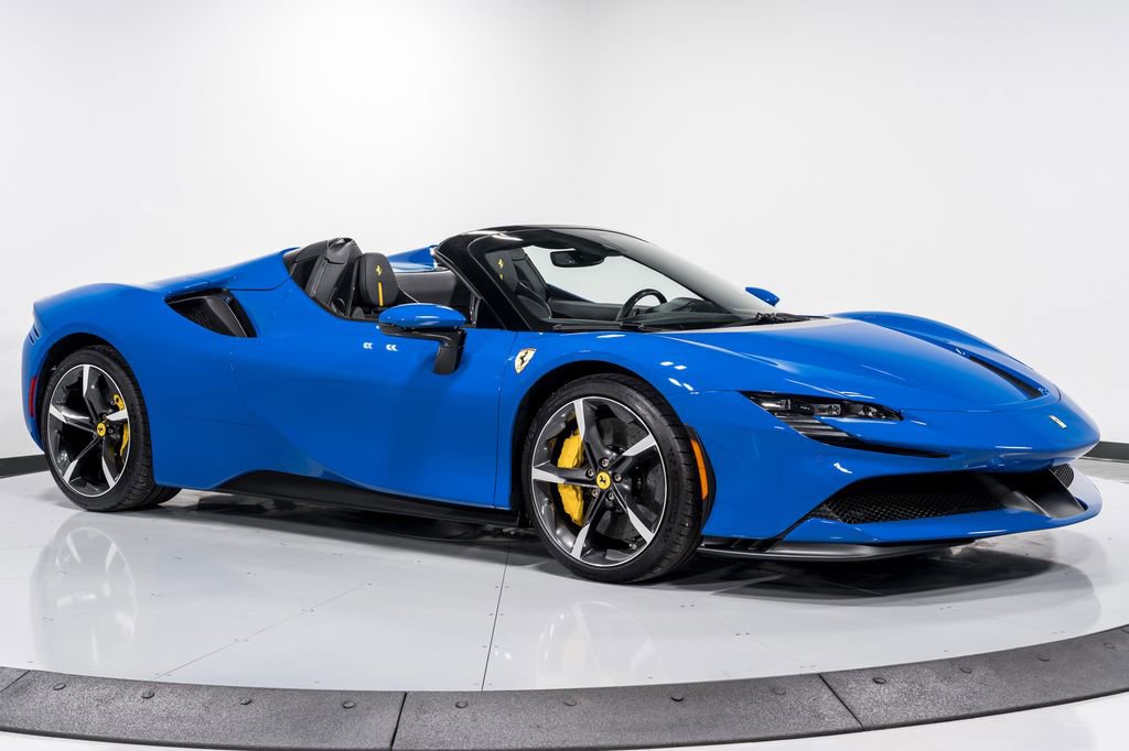 Used 2024 Ferrari SF90 Spider image 32