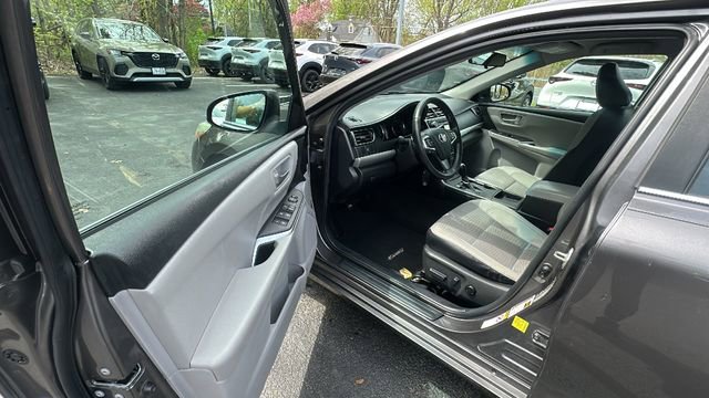 Used 2015 Toyota Camry SE FWD image 23