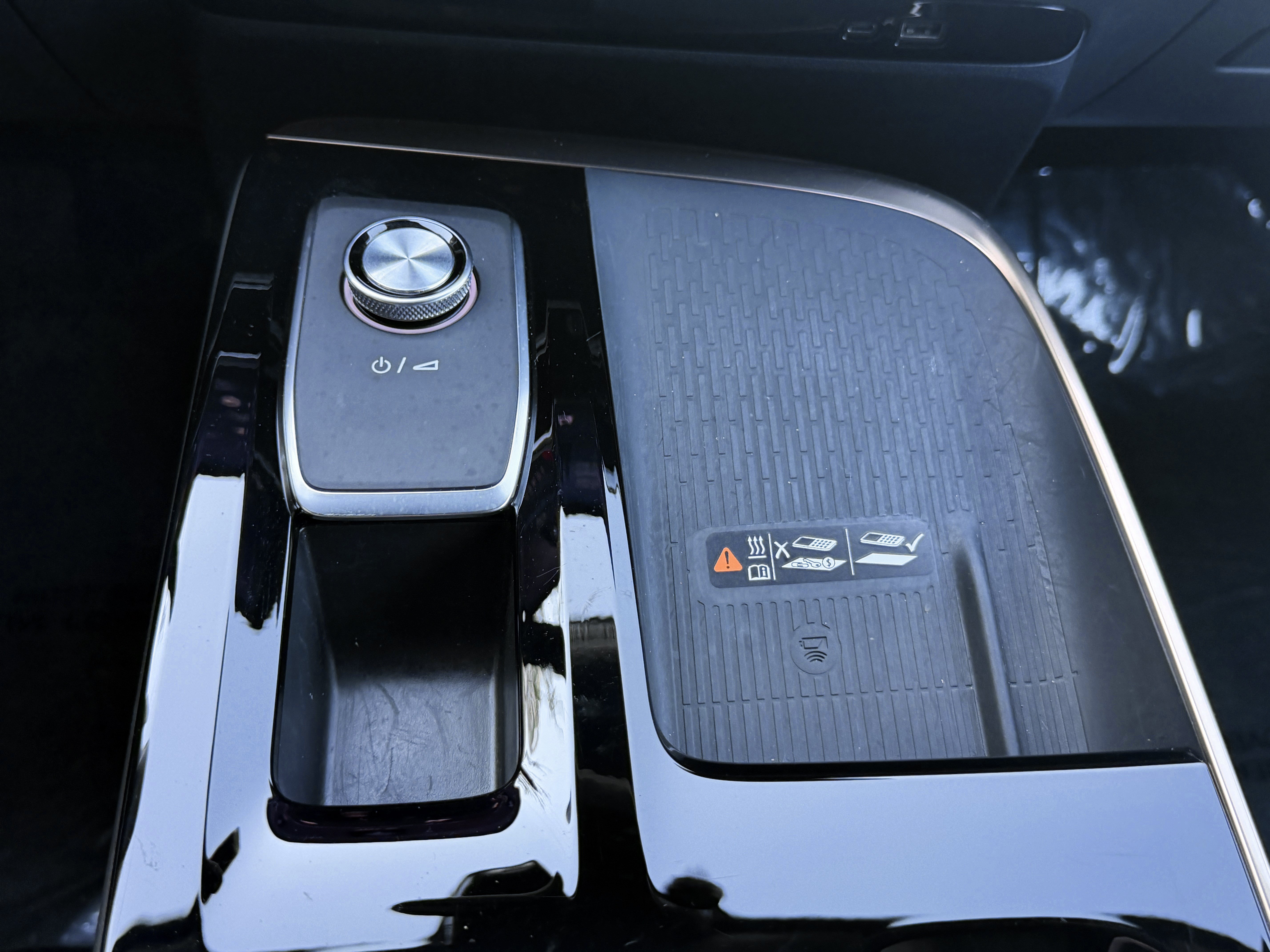 Used 2025 Buick Enclave Avenir FWD image 24